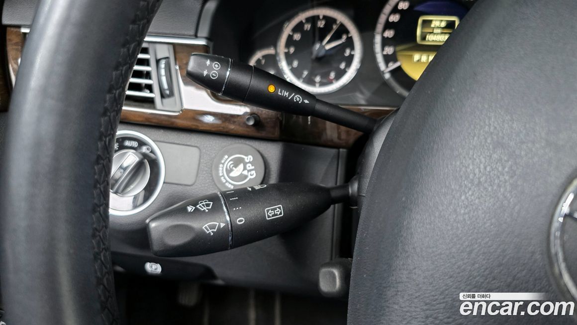 Mercedes-Benz E-Class 2011