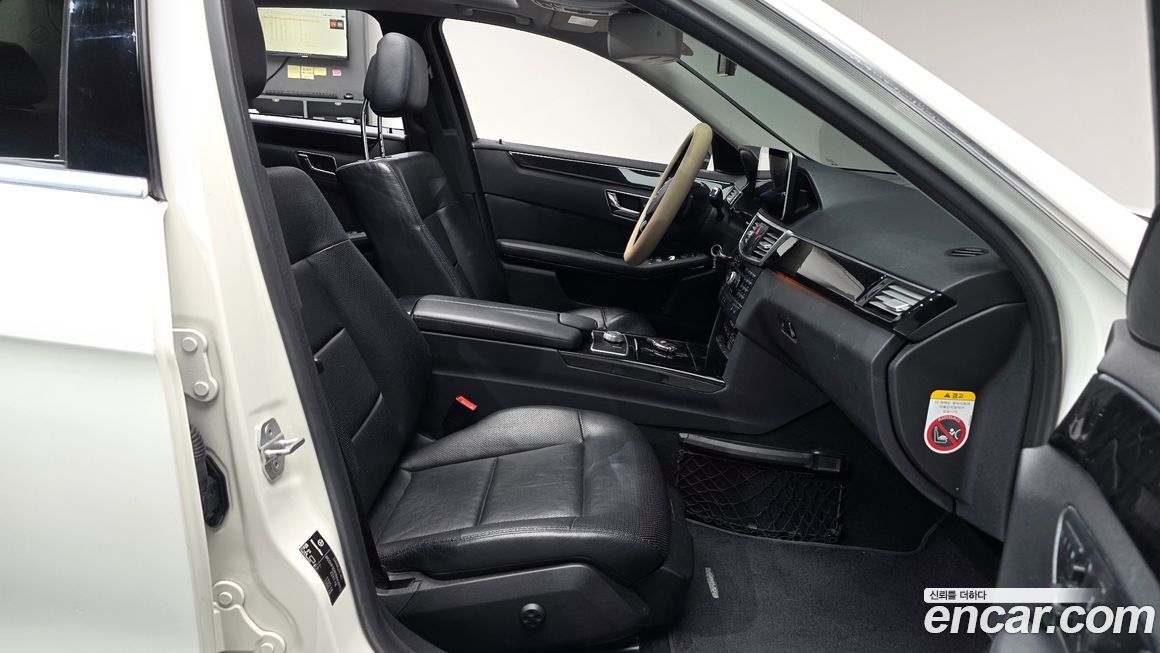 Mercedes-Benz E-Class 2011
