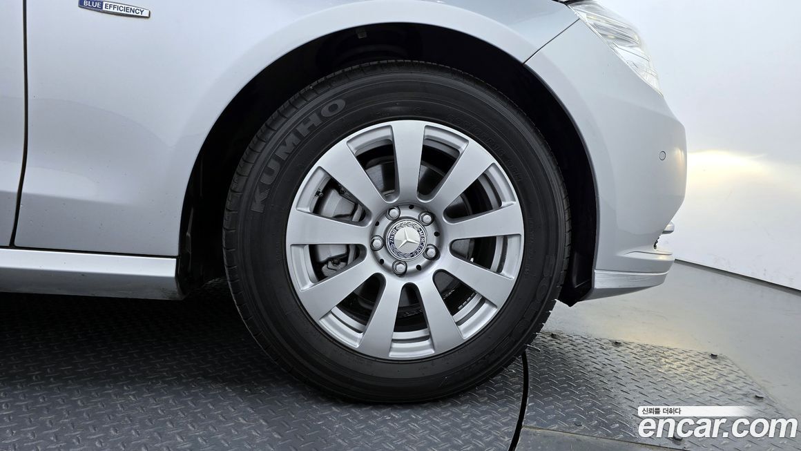 Mercedes-Benz E-Class 2011
