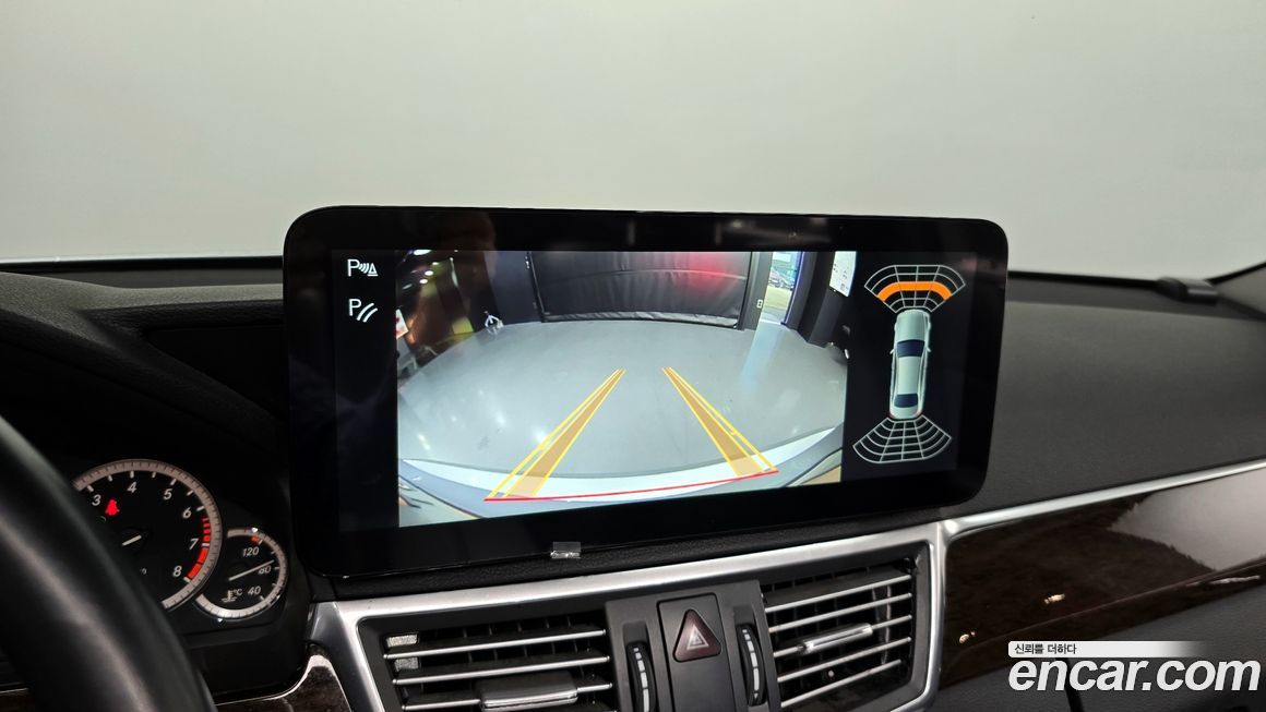 Mercedes-Benz E-Class 2011