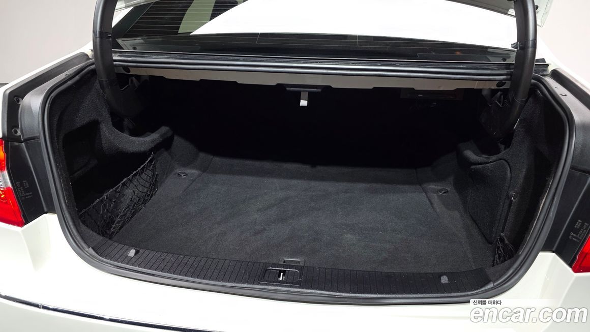 Mercedes-Benz E-Class 2011