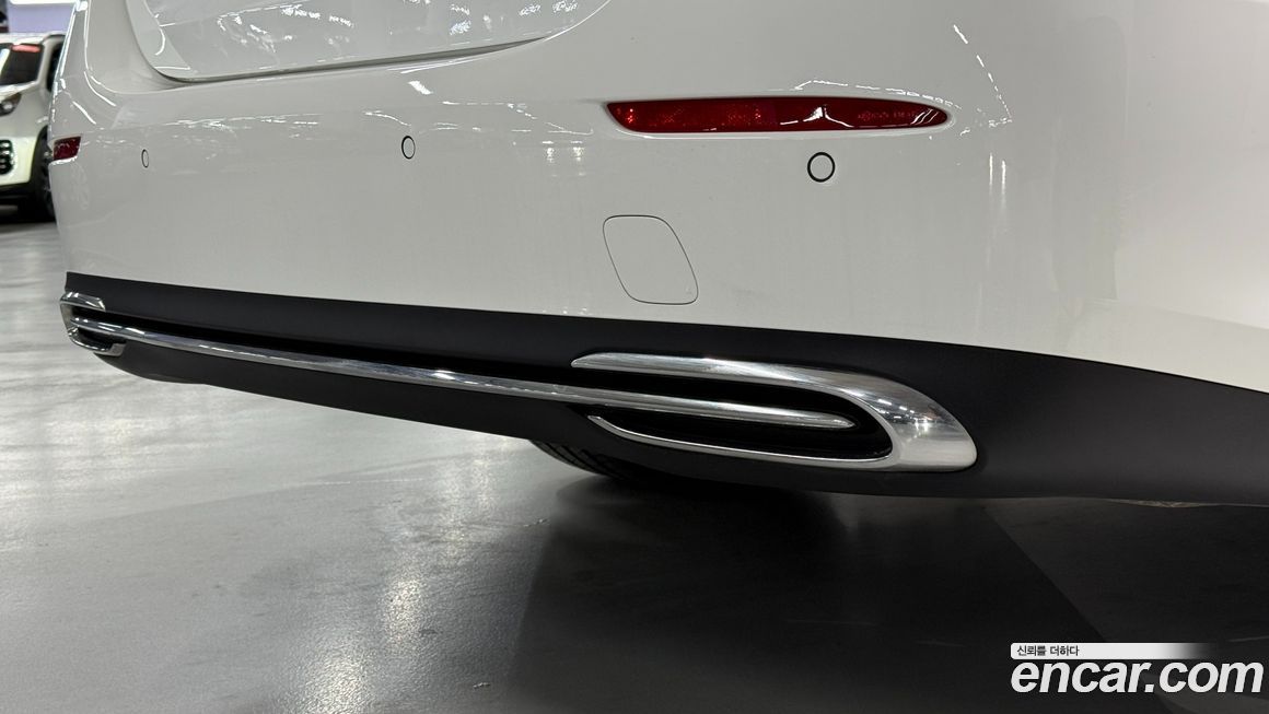 Mercedes-Benz E-Class 2025