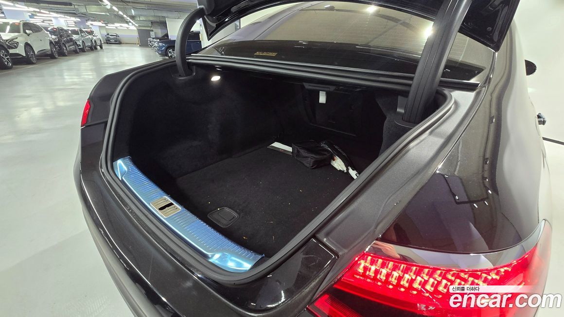 Mercedes-Benz S-Class 2023