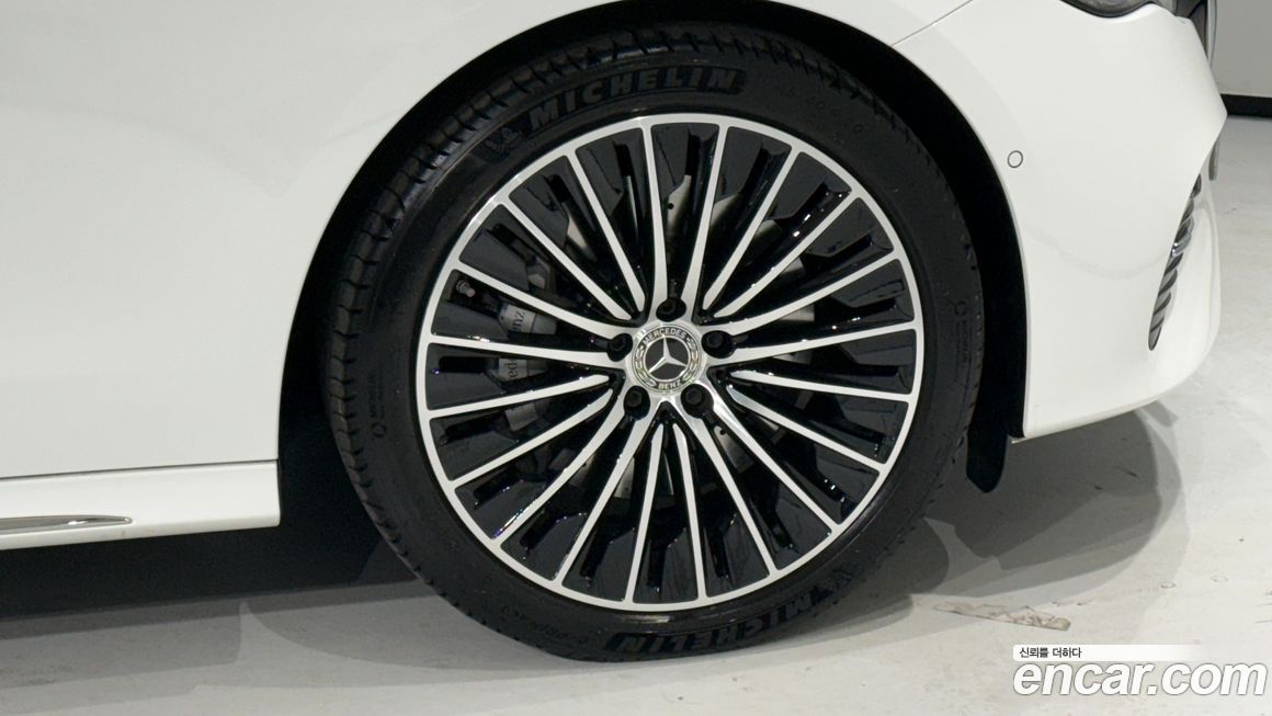 Mercedes-Benz E-Class 2025