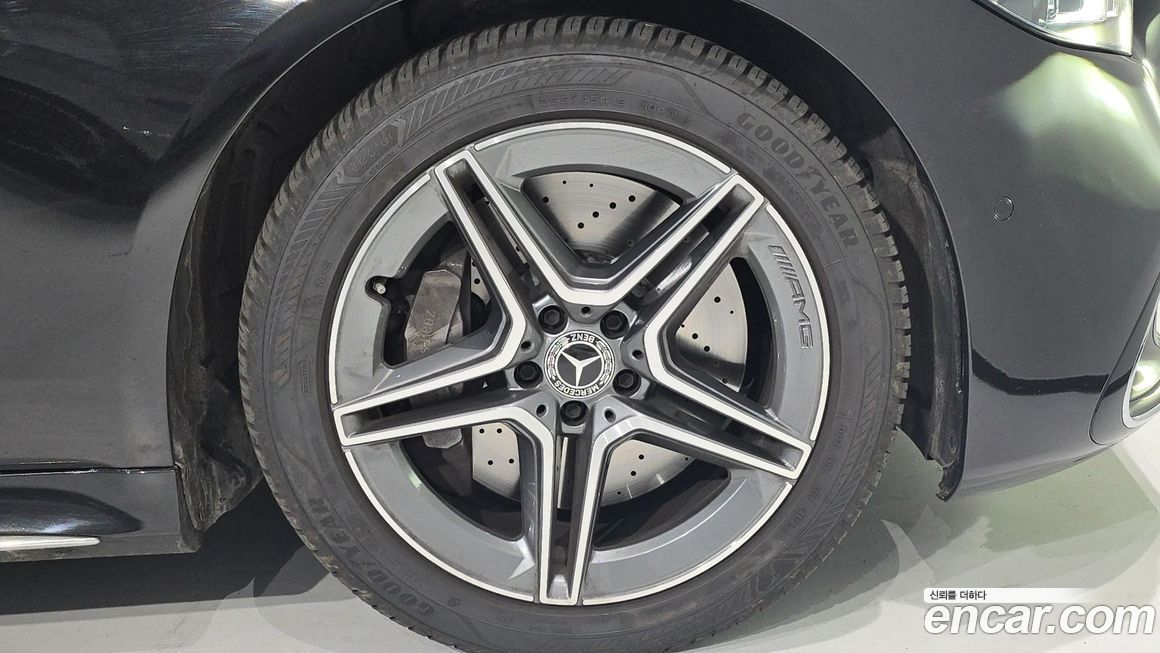 Mercedes-Benz S-Class 2023