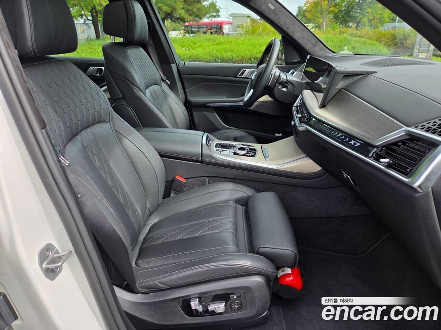 BMW X7 2025