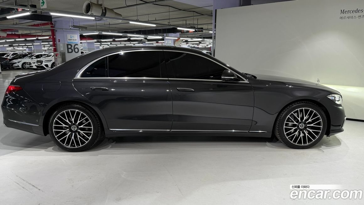 Mercedes-Benz S-Class 2025