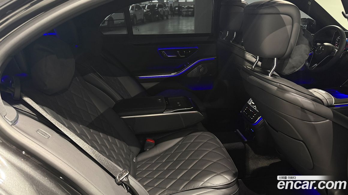 Mercedes-Benz S-Class 2025