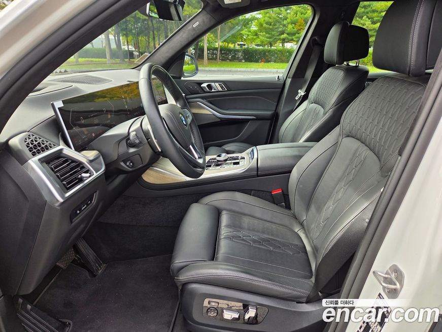BMW X7 2025