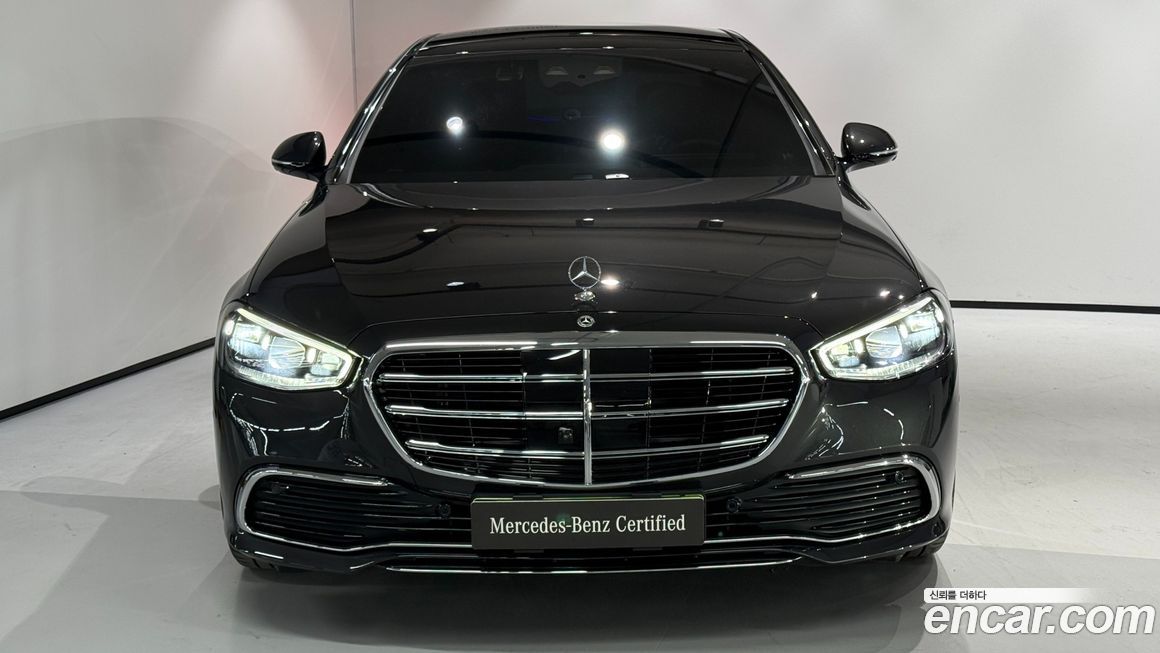 Mercedes-Benz S-Class 2025