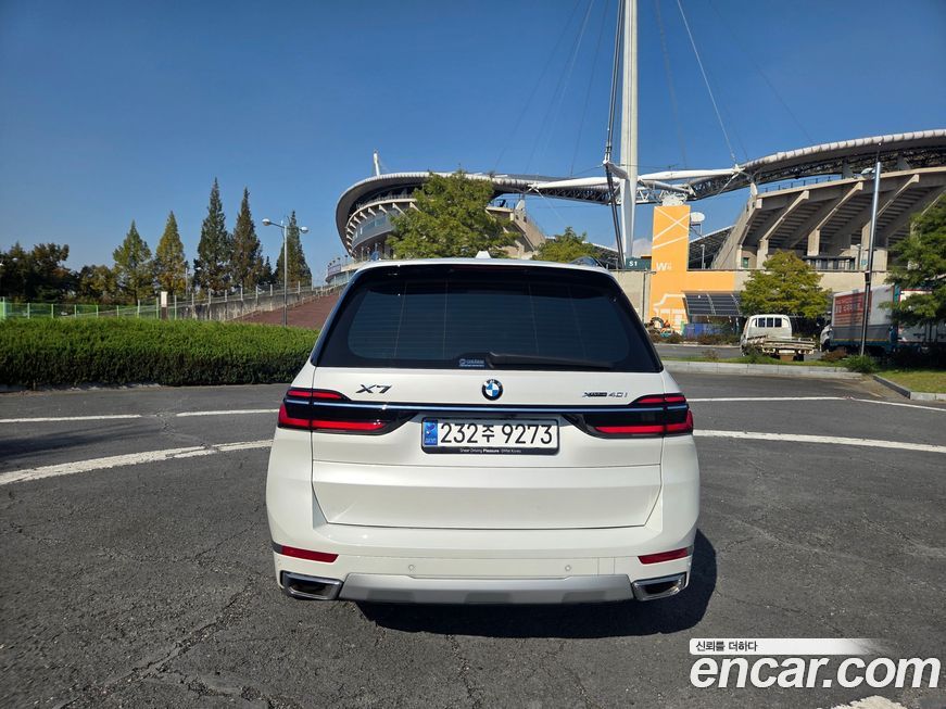 BMW X7 2025