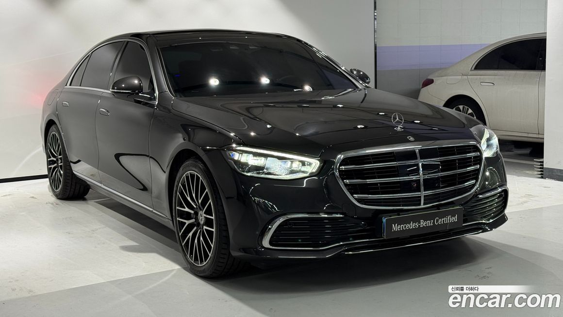 Mercedes-Benz S-Class 2025