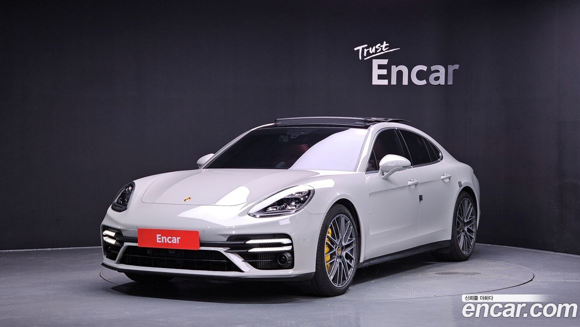 Porsche Panamera 2023