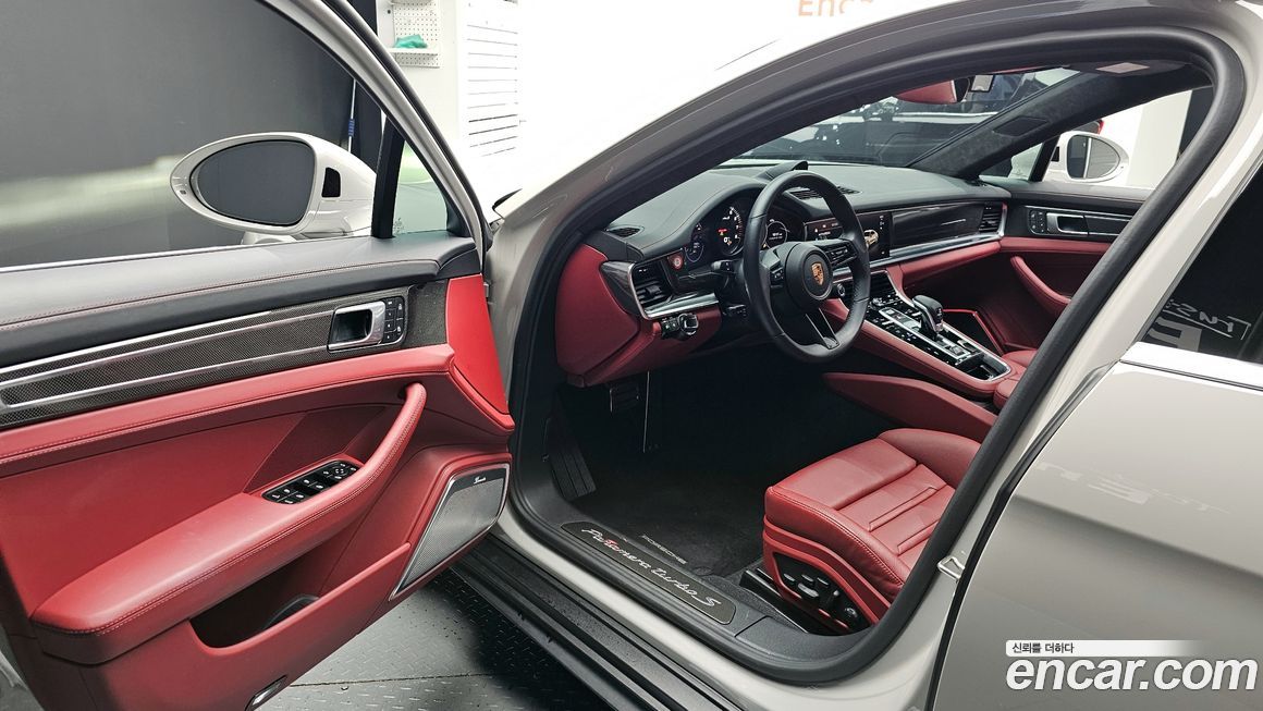 Porsche Panamera 2023