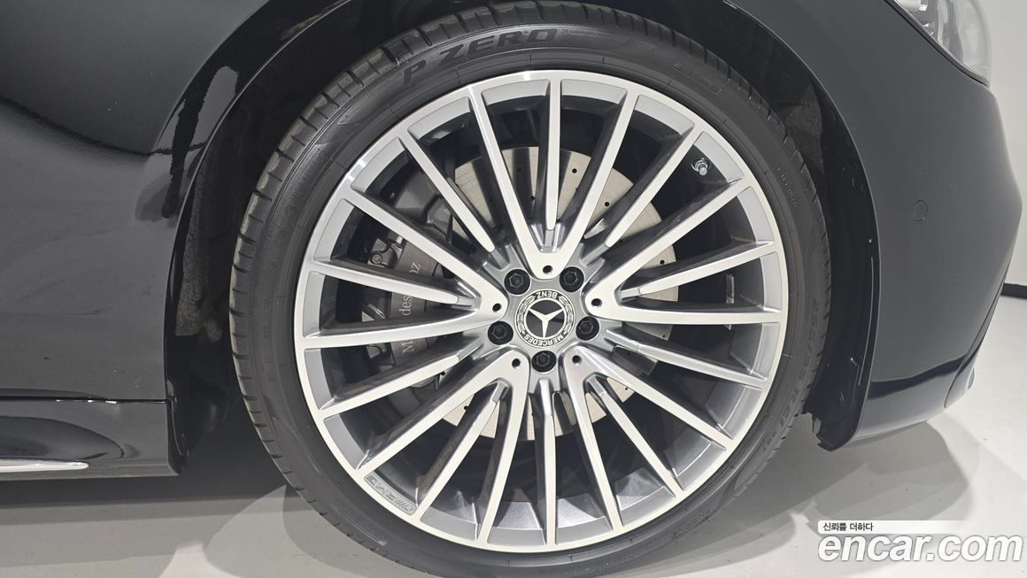 Mercedes-Benz S-Class 2025