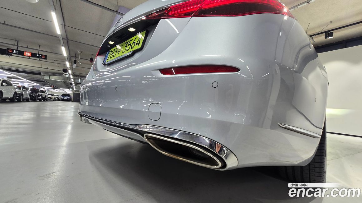 Mercedes-Benz S-Class 2025