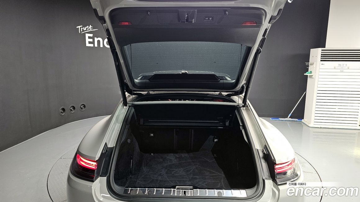 Porsche Panamera 2023