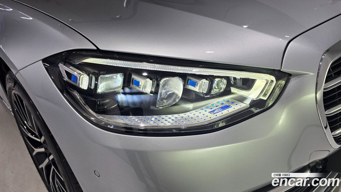 Mercedes-Benz S-Class 2025