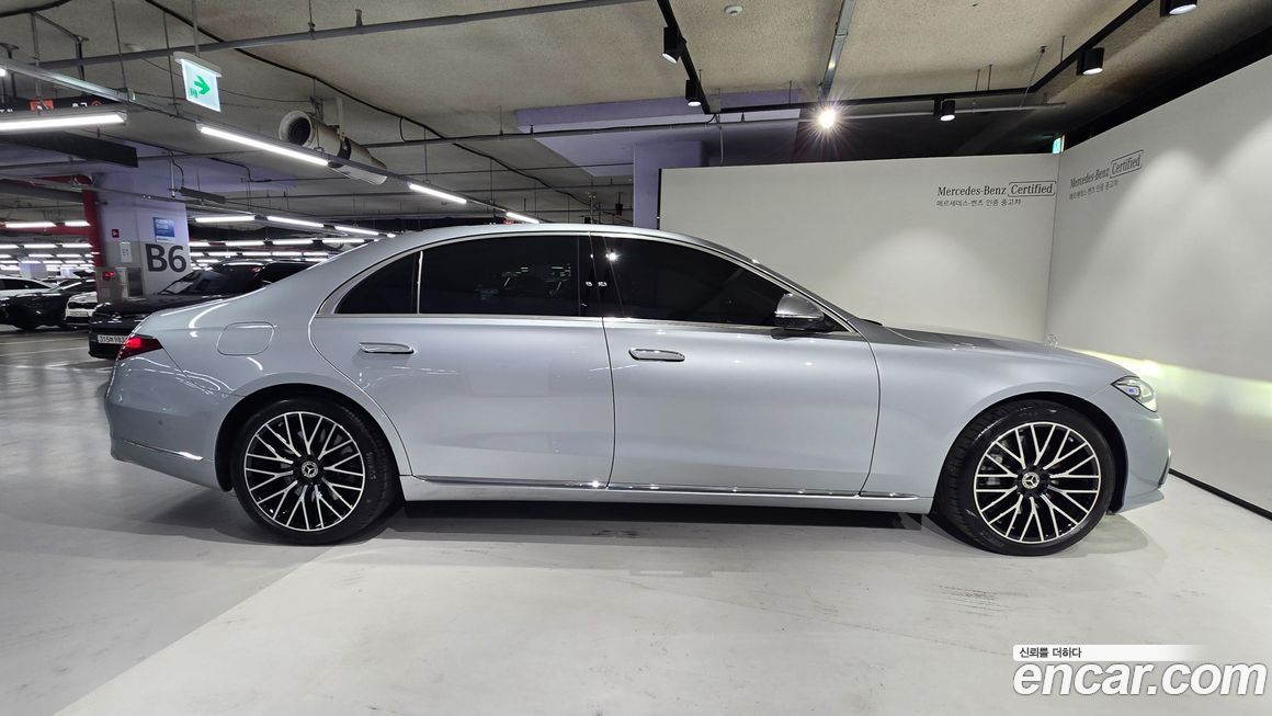 Mercedes-Benz S-Class 2025