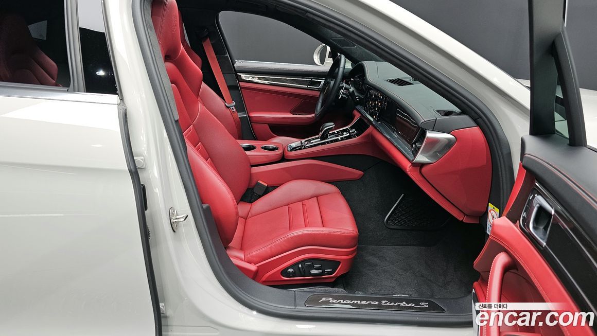 Porsche Panamera 2023