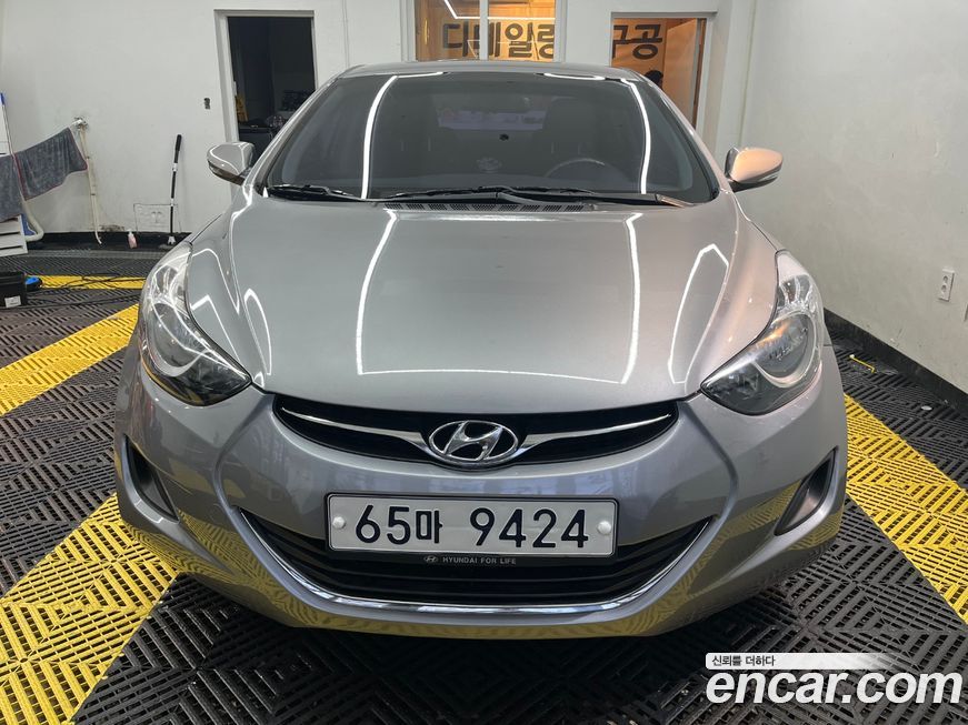 Hyundai AVANTE 2012