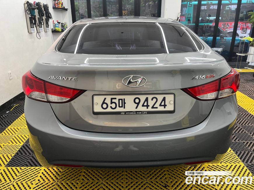 Hyundai AVANTE 2012