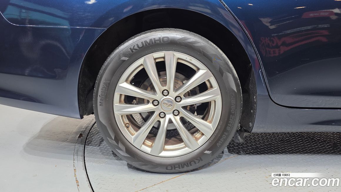 Infiniti Q70 2015
