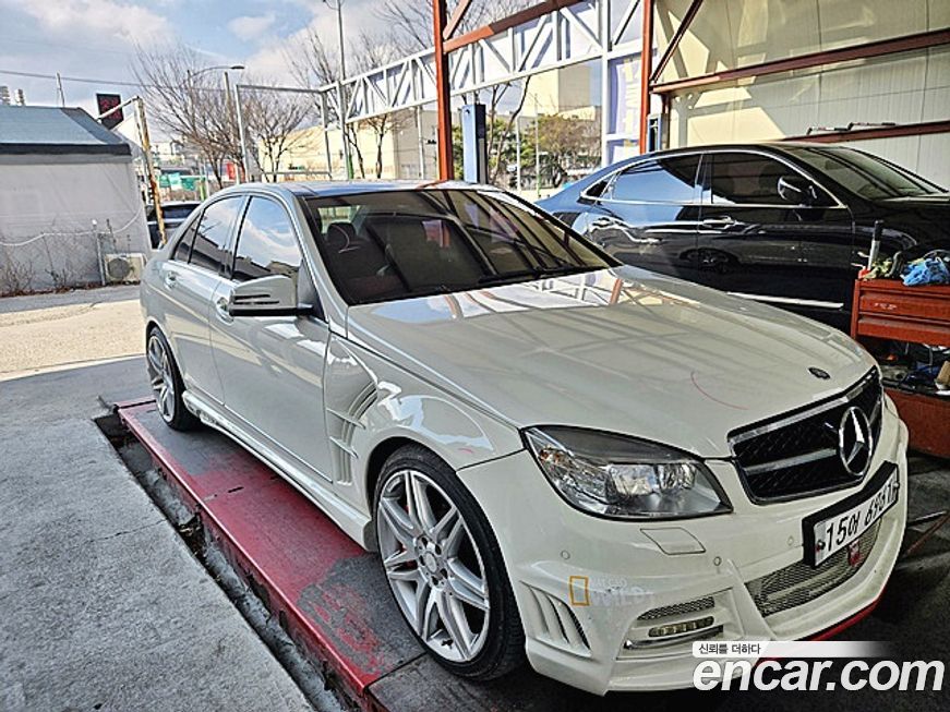 Mercedes-Benz C-Class 2011