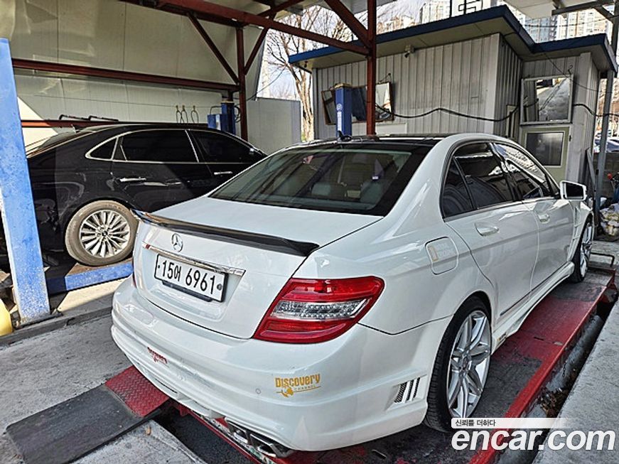 Mercedes-Benz C-Class 2011
