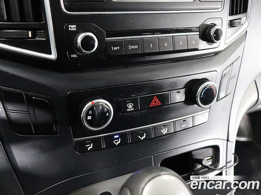 Hyundai Starex 2018