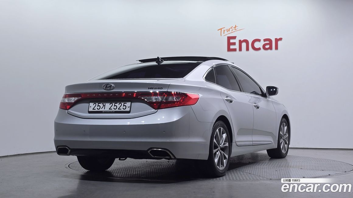 Hyundai Grandeur 2015