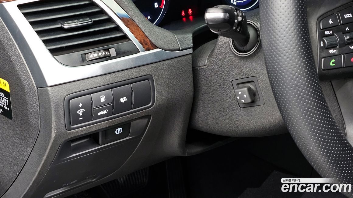 Hyundai Genesis 2016