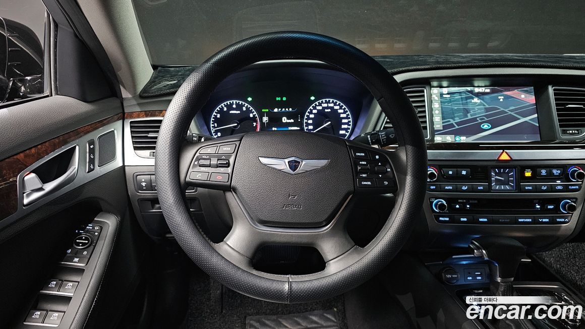 Hyundai Genesis 2016