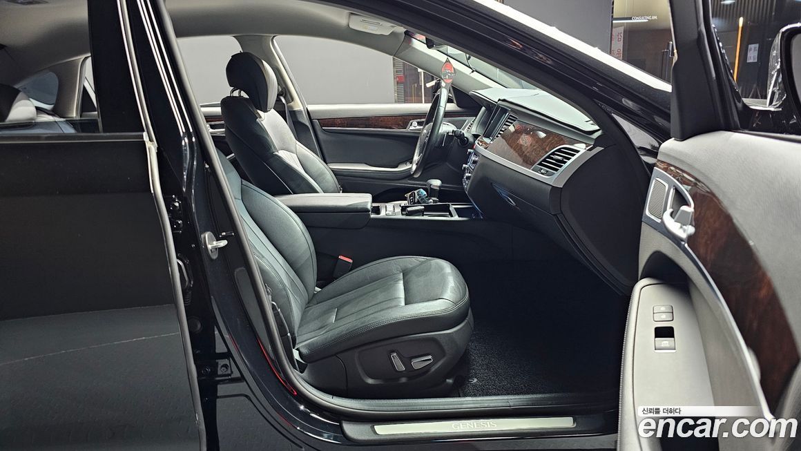 Hyundai Genesis 2016