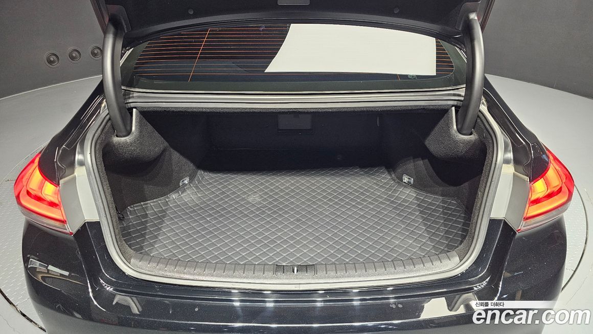 Hyundai Genesis 2016