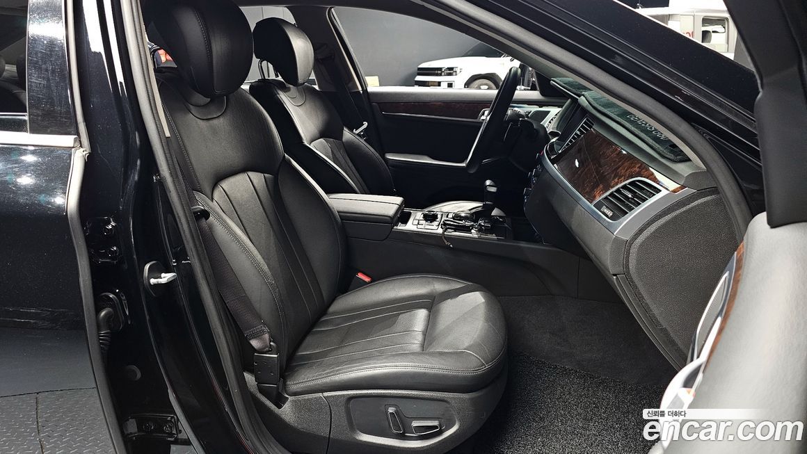 Hyundai Genesis 2016