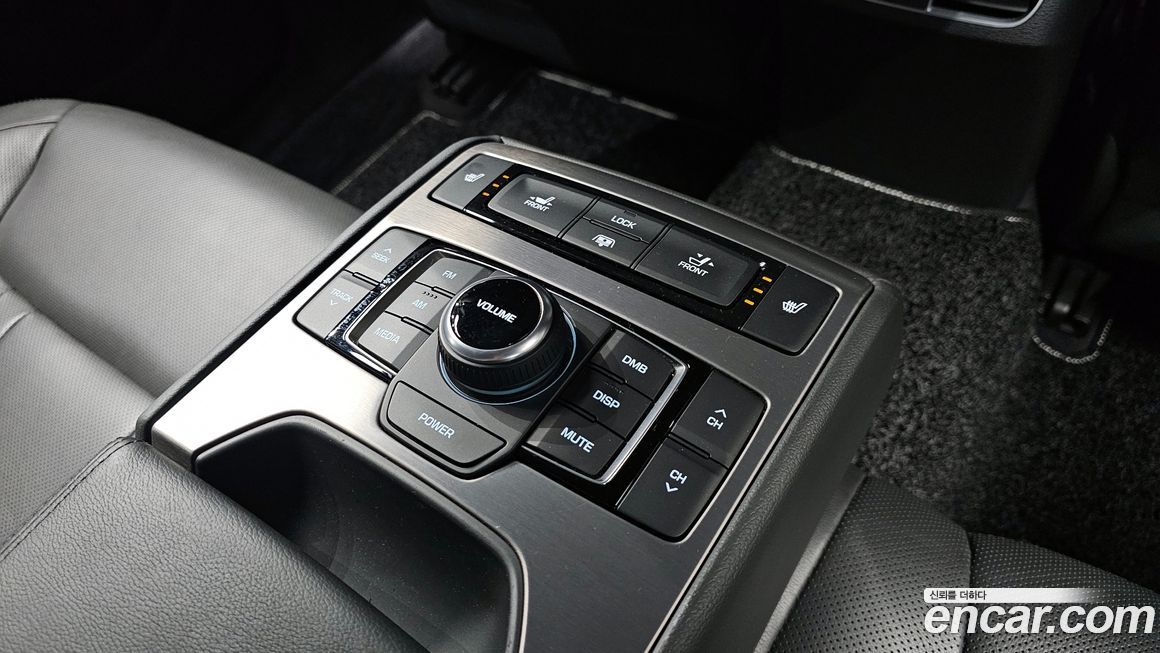 Hyundai Genesis 2016