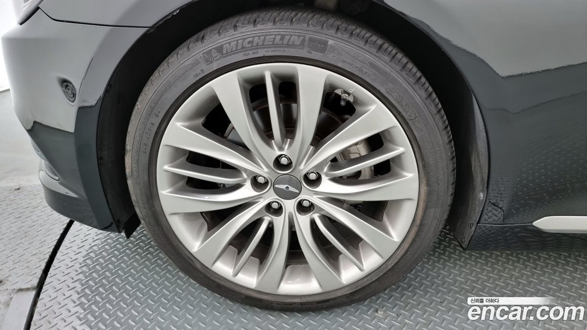 Hyundai Genesis 2016