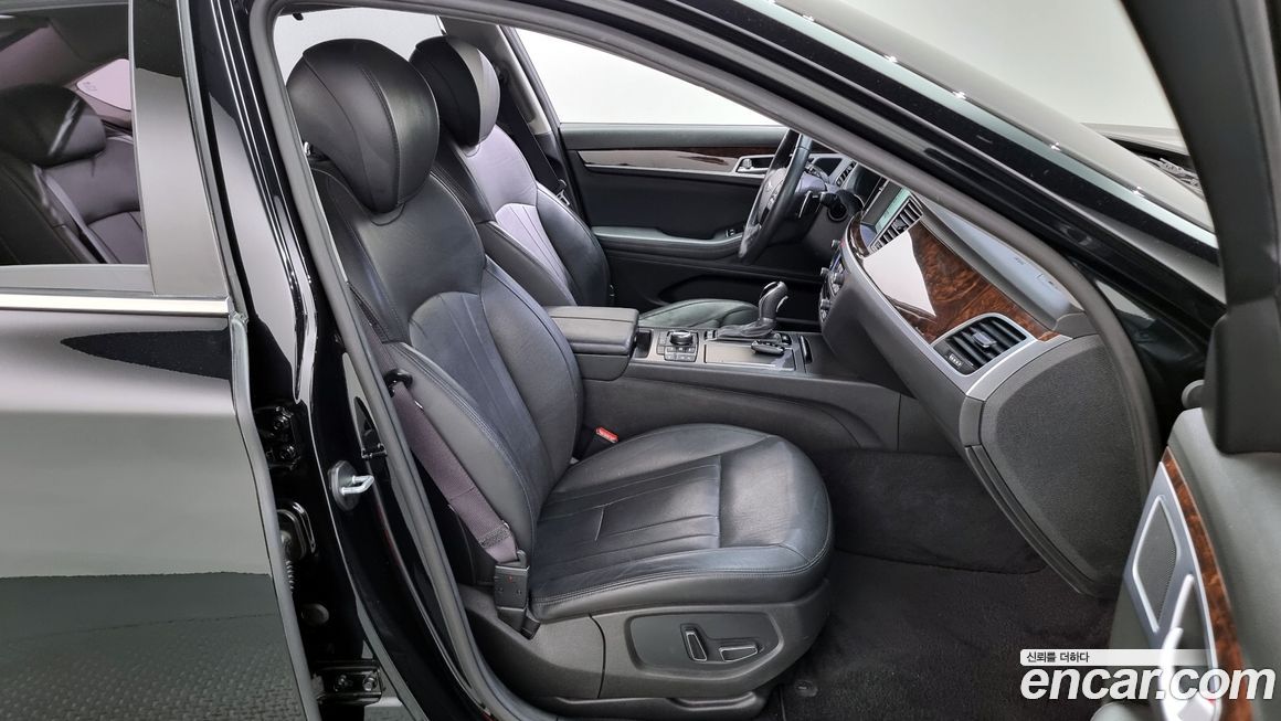 Hyundai Genesis 2016