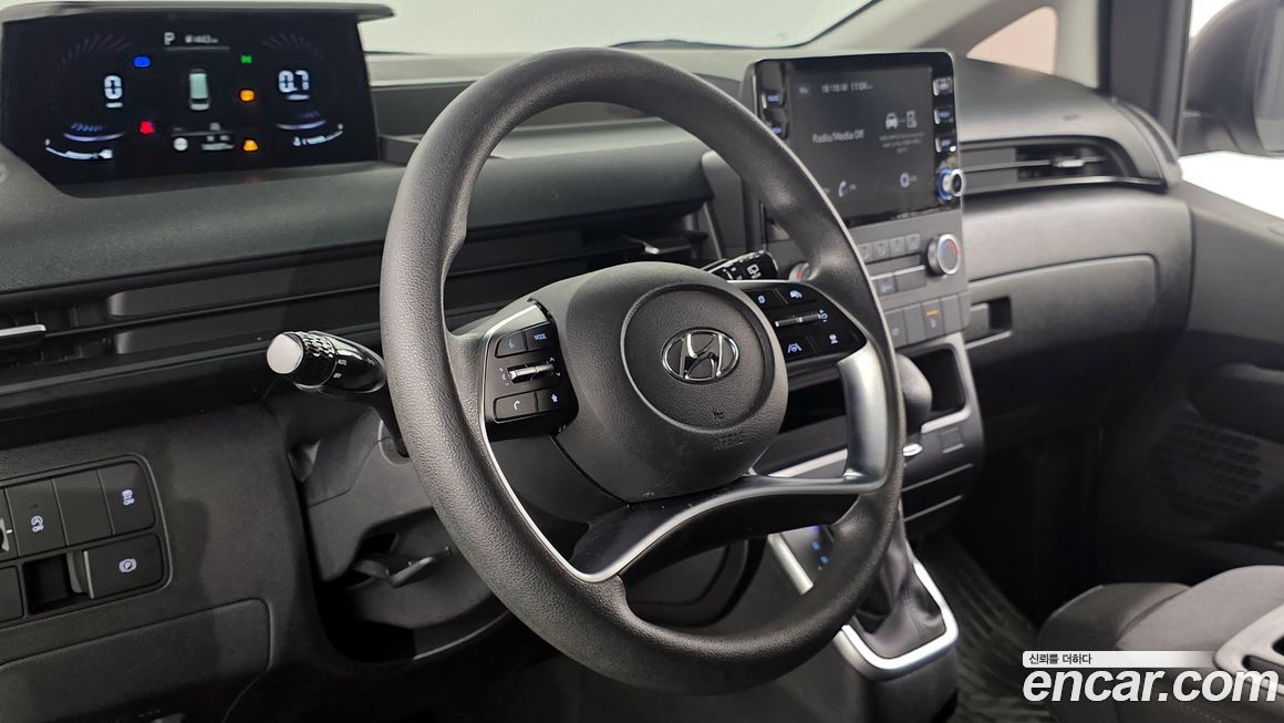 Hyundai Staria 2022