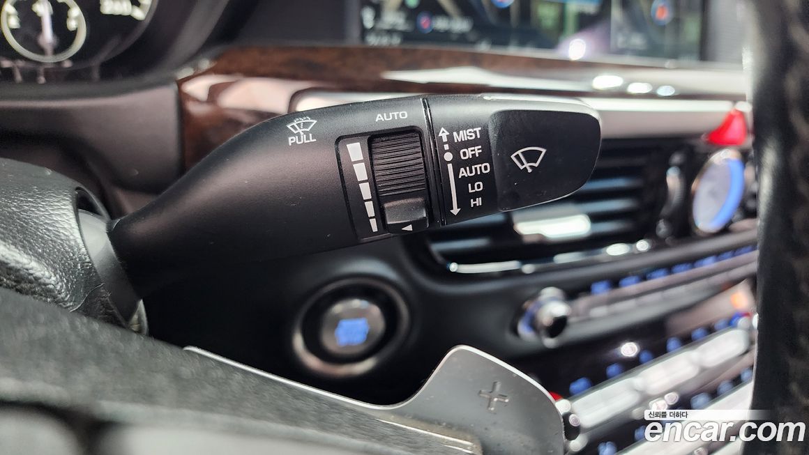 Genesis EQ900 2018