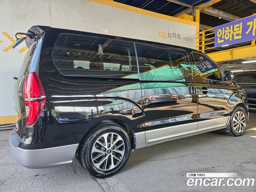 Hyundai Starex 2019