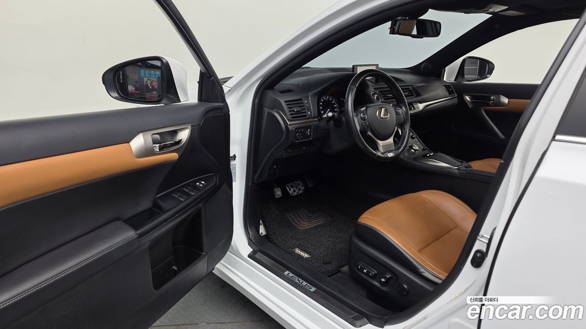Lexus CT200h 2016