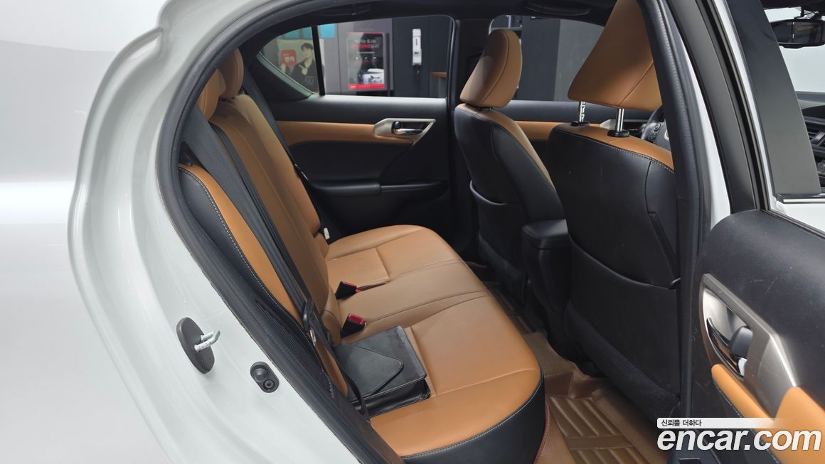 Lexus CT200h 2016