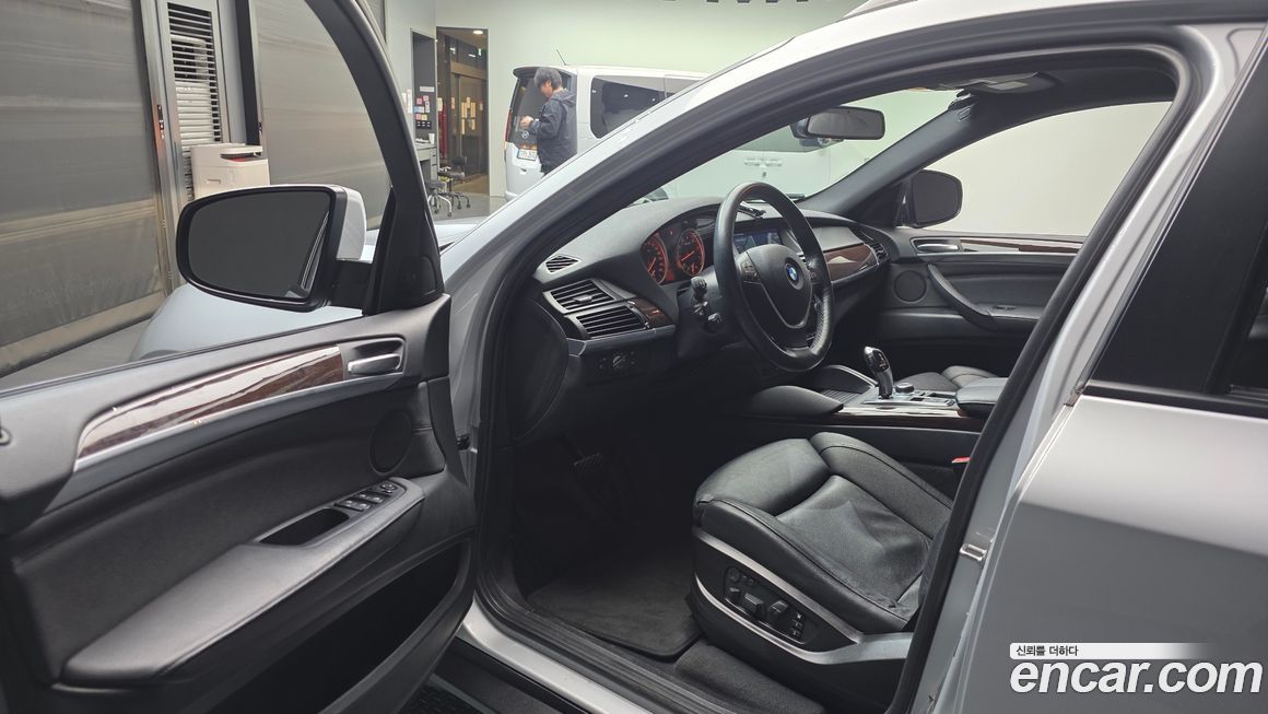 BMW X6 2011