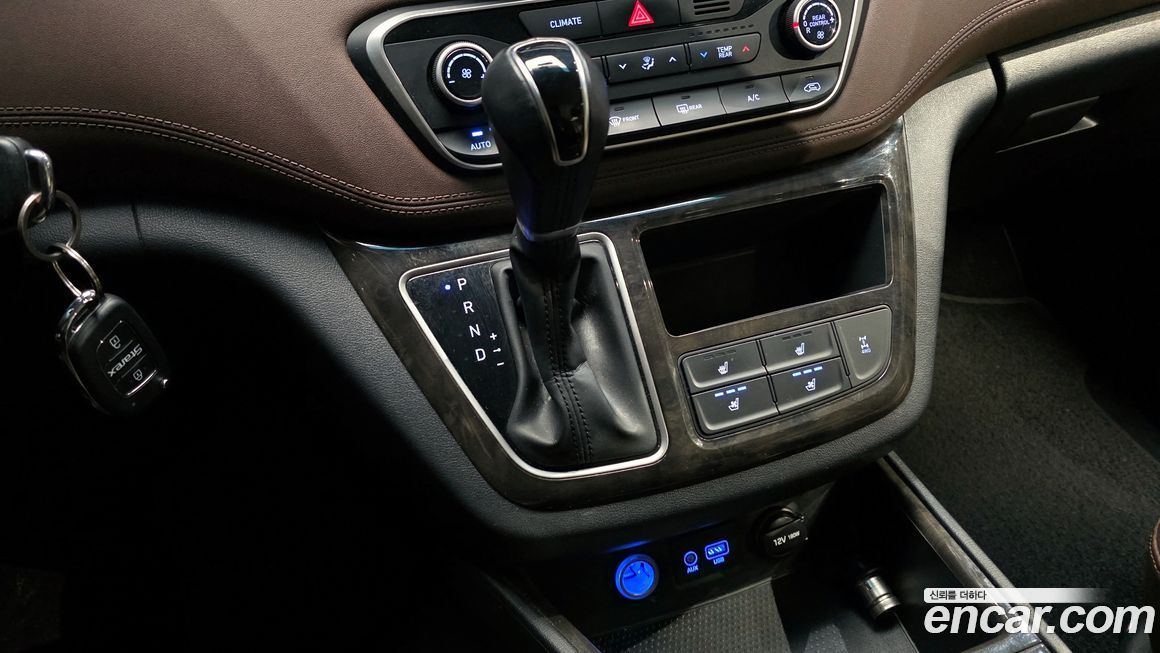 Hyundai Starex 2019