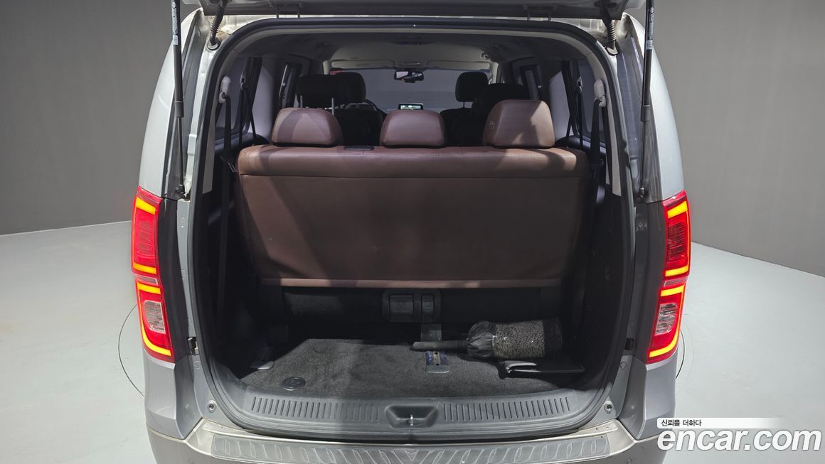 Hyundai Starex 2019