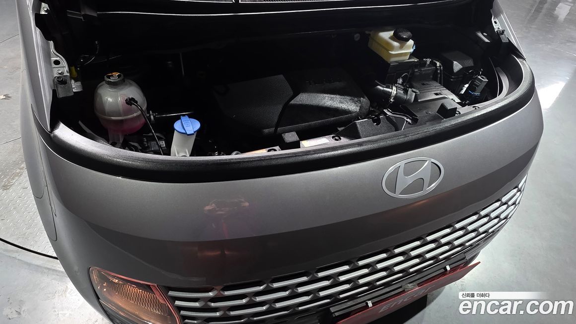 Hyundai Staria 2025
