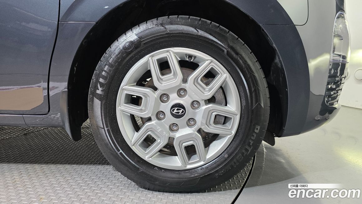 Hyundai Staria 2025