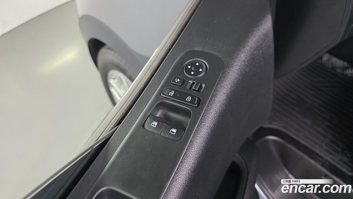 Hyundai Staria 2025